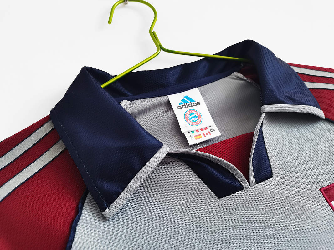 Bayern Munich 1998/99 (Third Kit) 4