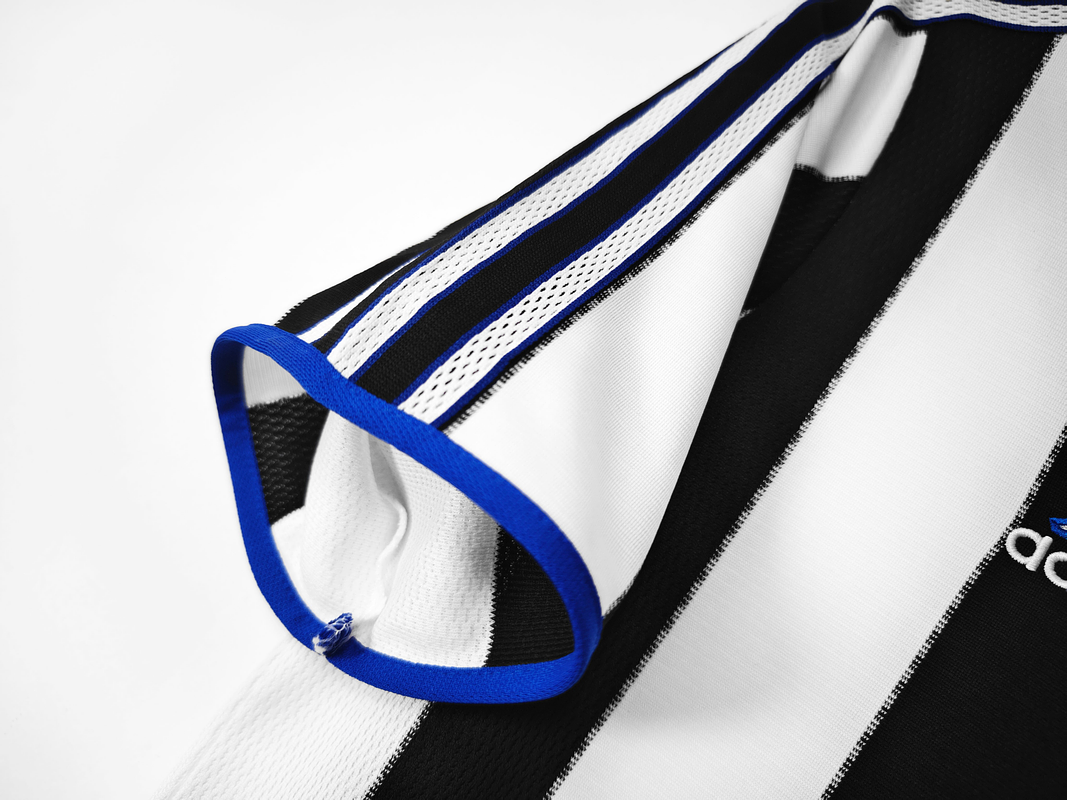 New Castle 1999/00 (Home Kit) 3