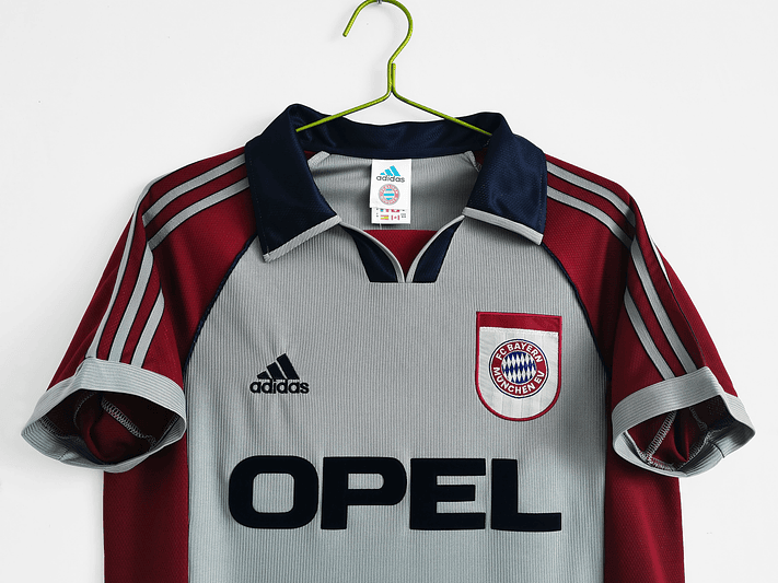 Bayern Munich 1998/99 (Third Kit) 11