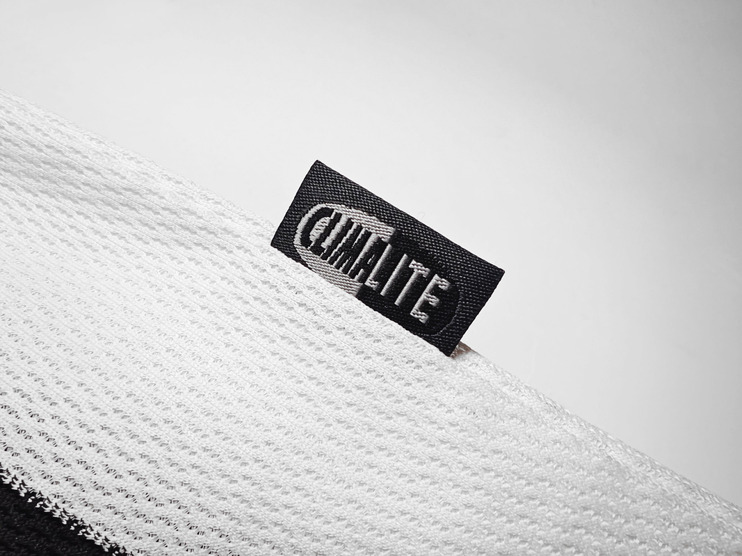 New Castle 1999/00 (Home Kit) 7