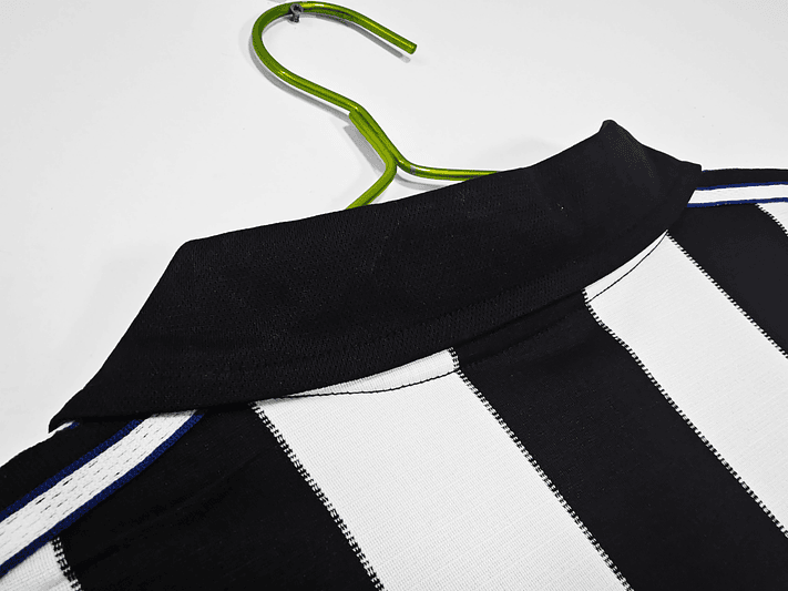 New Castle 1999/00 (Home Kit) 11