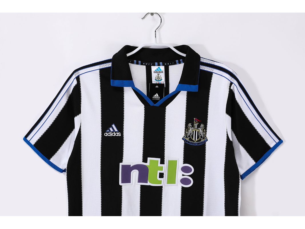 New Castle 2000/01 (Home Kit) 2