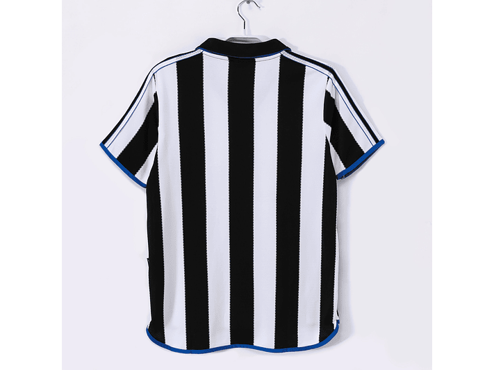 New Castle 2000/01 (Home Kit) 3