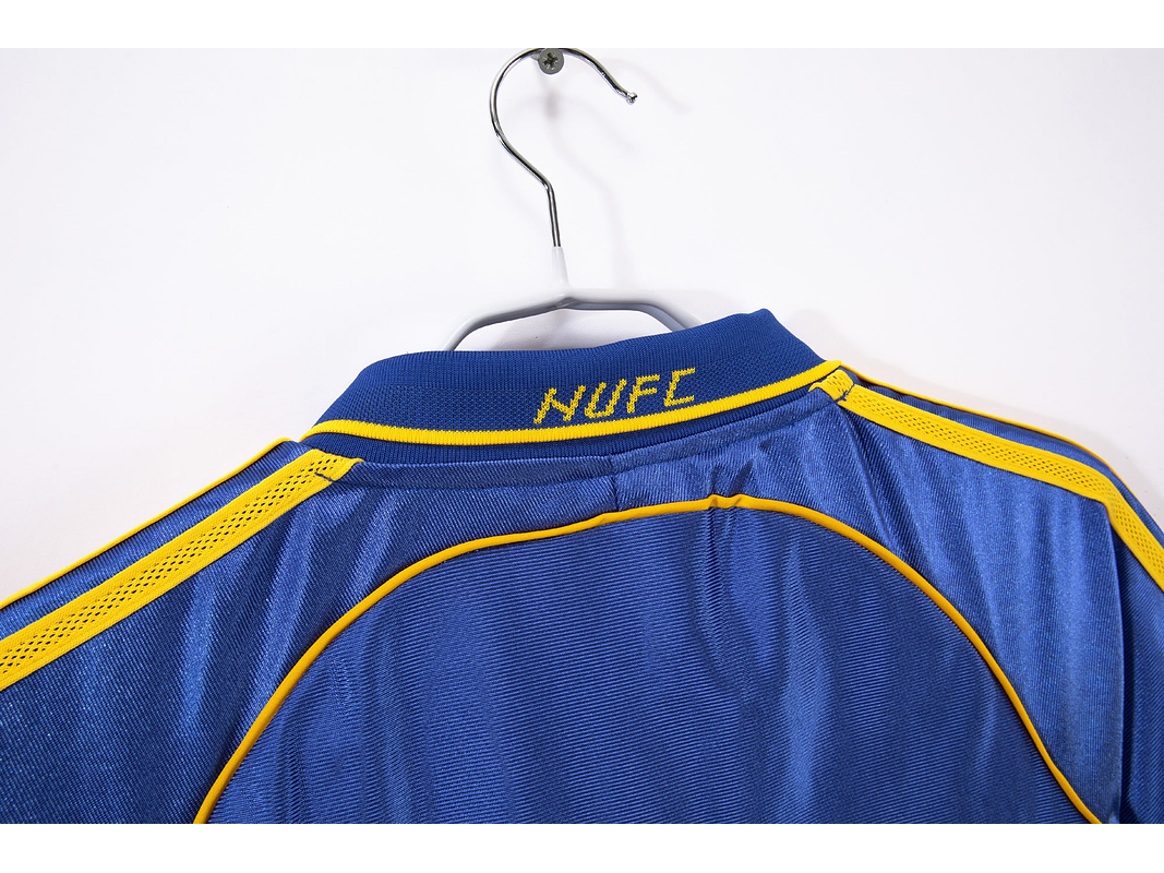 New Castle 1998/00 (Away Kit) 5