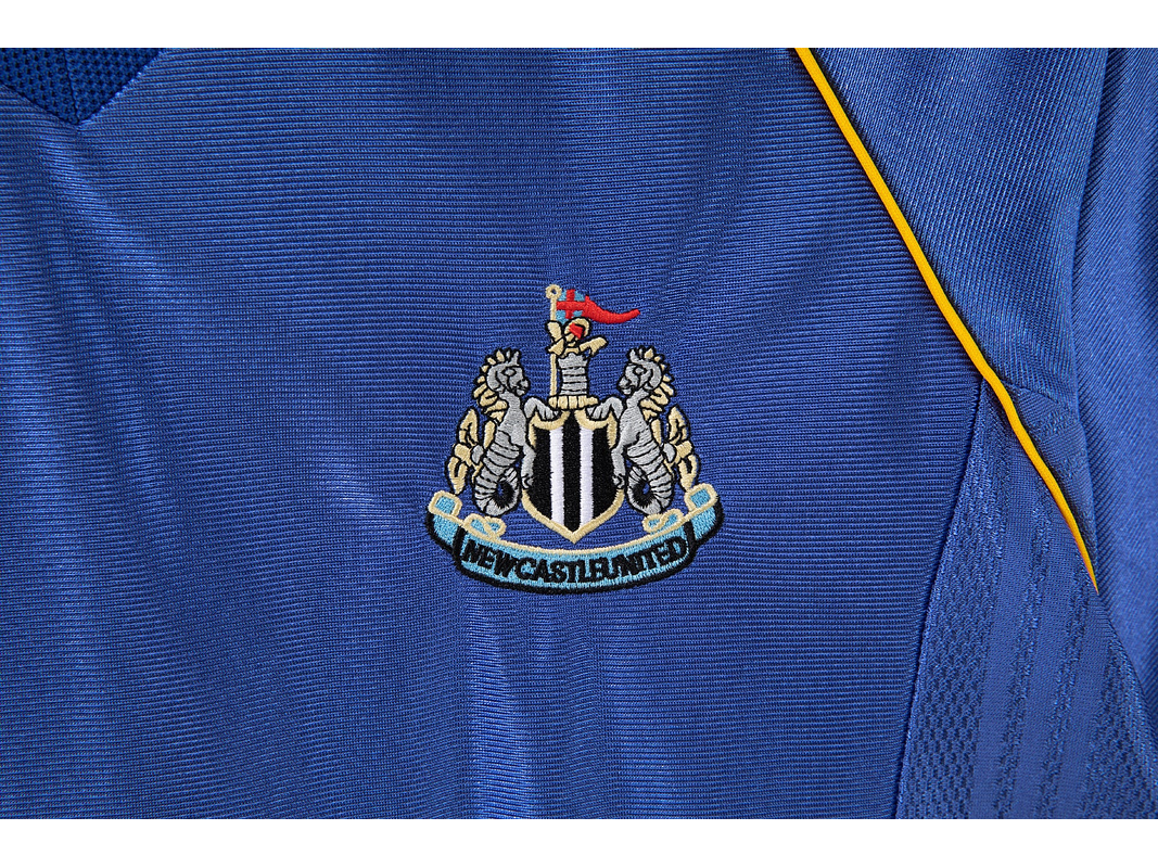 New Castle 1998/00 (Away Kit) 10