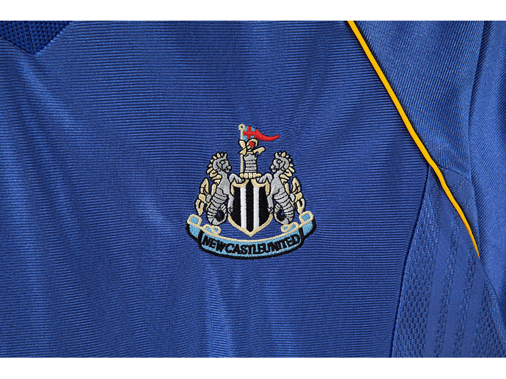 New Castle 1998/00 (Away Kit) 10