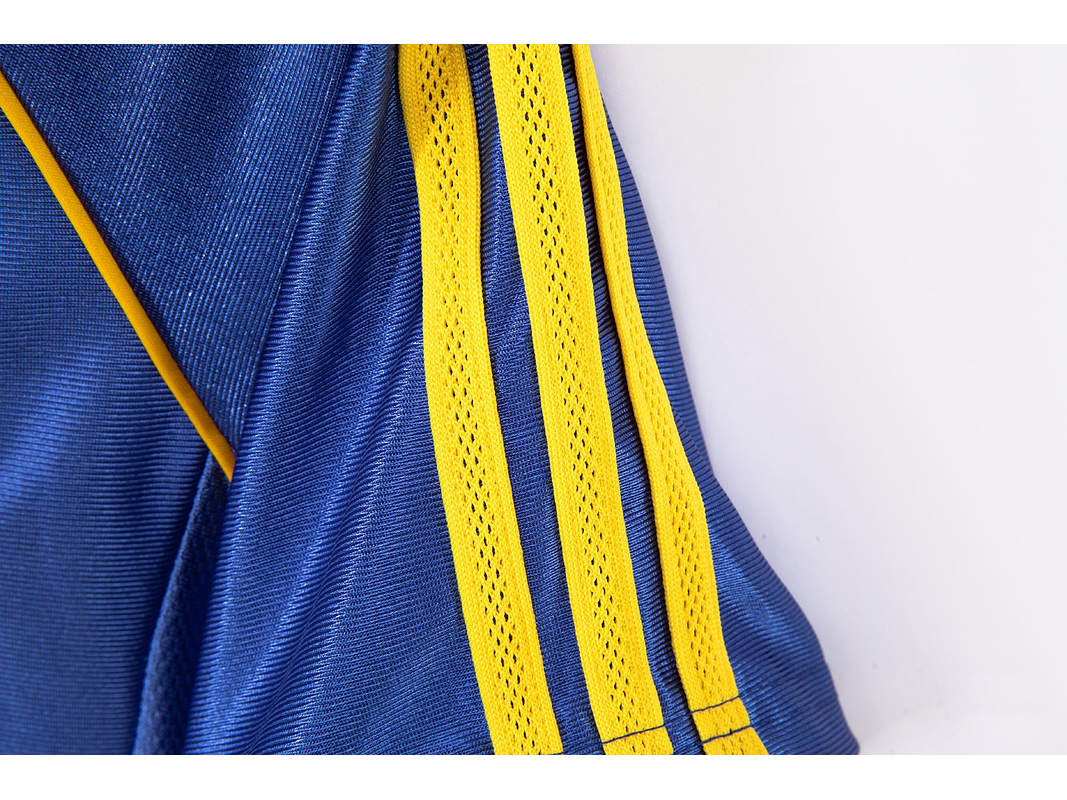 New Castle 1998/00 (Away Kit) 12