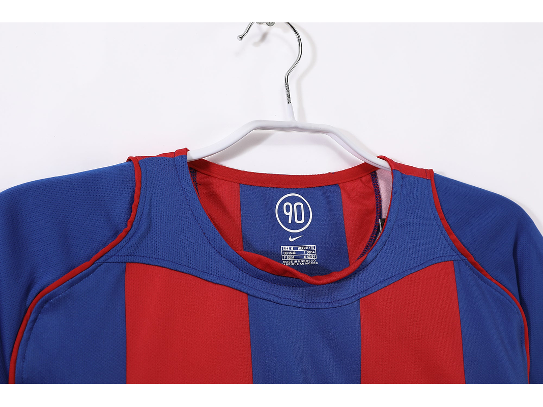 Barcelona 2004/05 (Home Kit) 3
