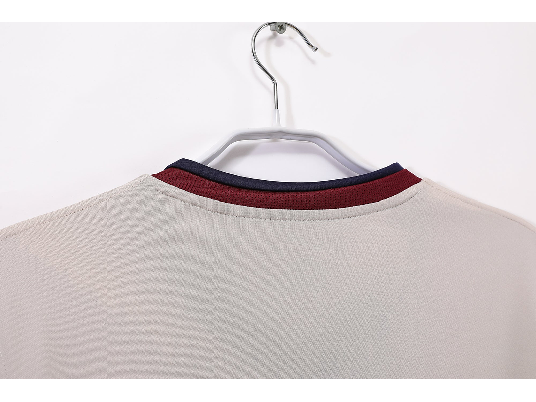 Barcelona 1998/99 (Away Kit) 10