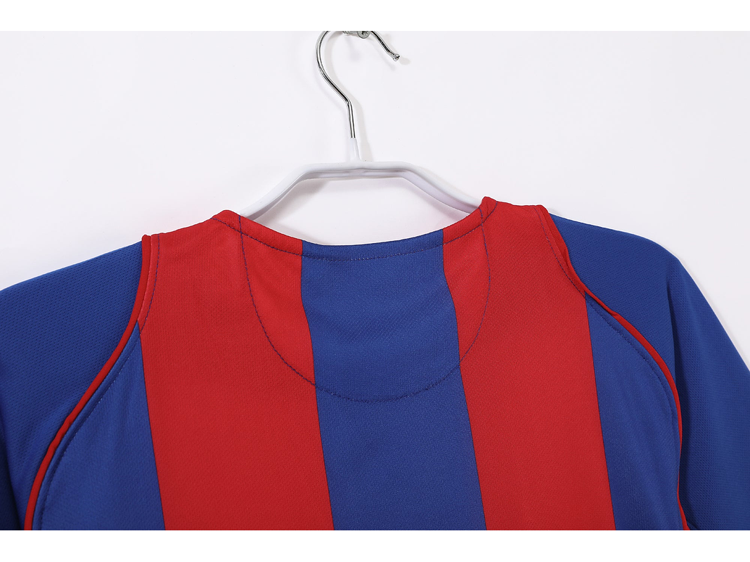 Barcelona 2004/05 (Home Kit) 8
