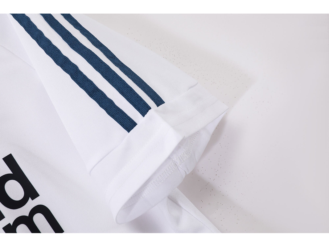 Real Madrid 2001/02 (Home Kit) 6