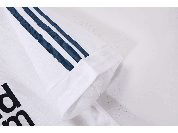 Real Madrid 2001/02 (Home Kit) 6