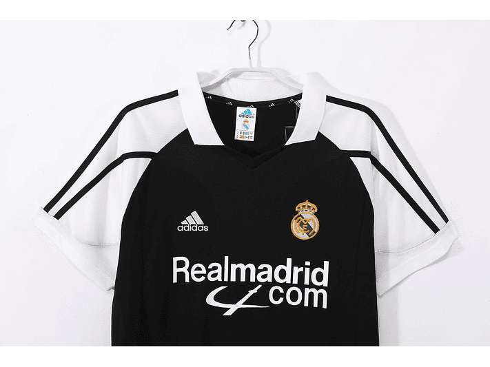 Real Madrid 2001/02 (Away Kit) 2
