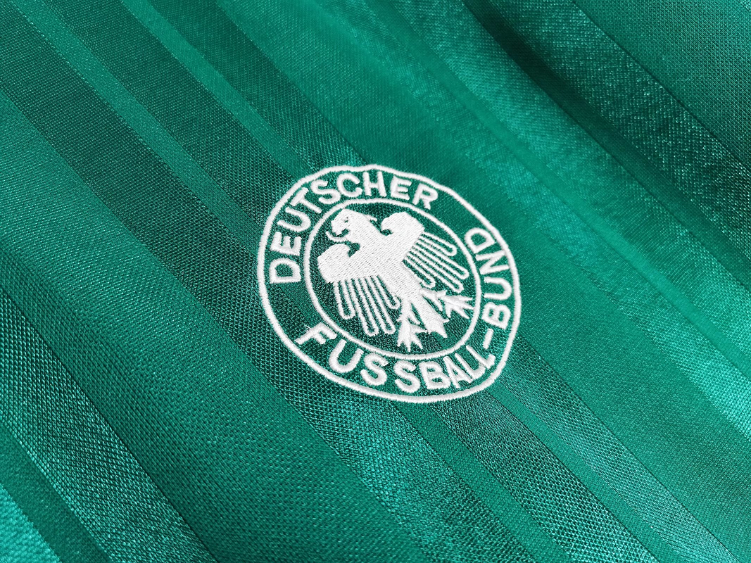 Alemania 1992 (Away Kit) 3