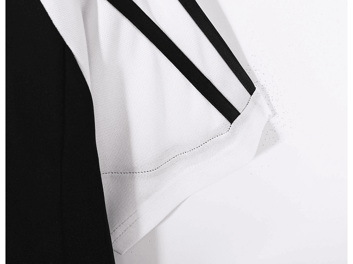 Real Madrid 2001/02 (Away Kit) 5