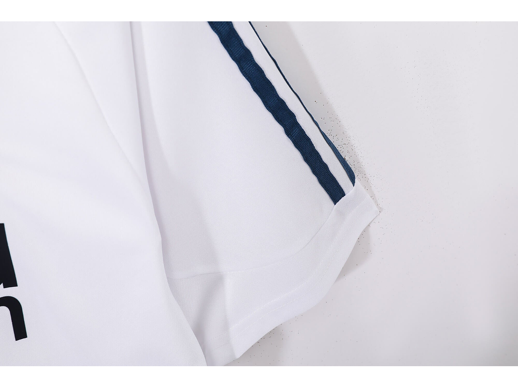 Real Madrid 2001/02 (Home Kit) 11