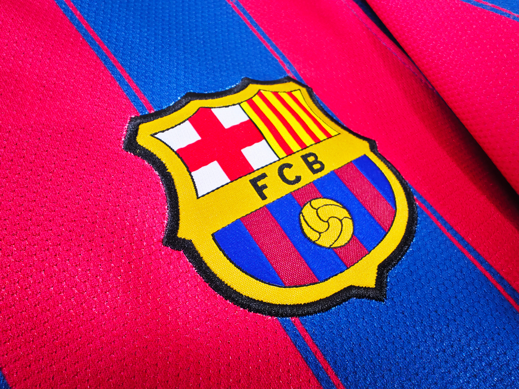 Barcelona 2009/10 (Home Kit) 8