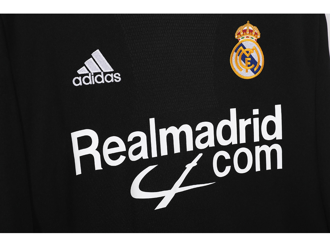 Real Madrid 2001/02 (Away Kit) 6
