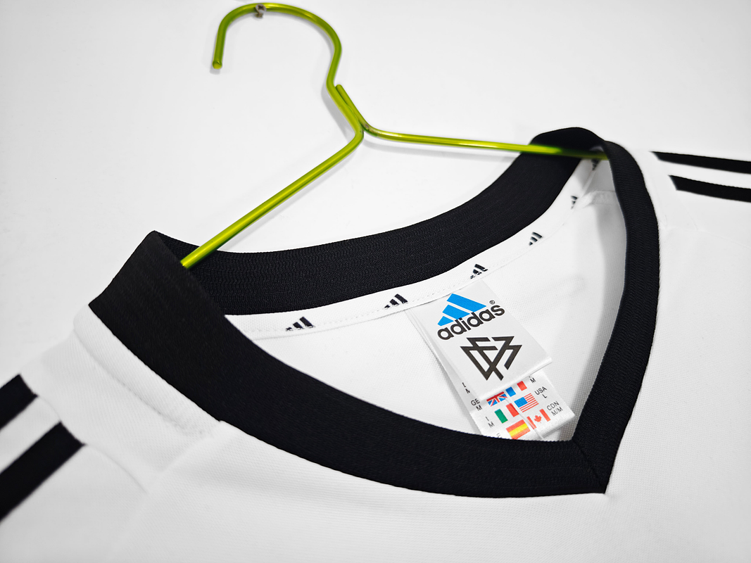 Alemania 2002/03 (Home Kit) 7