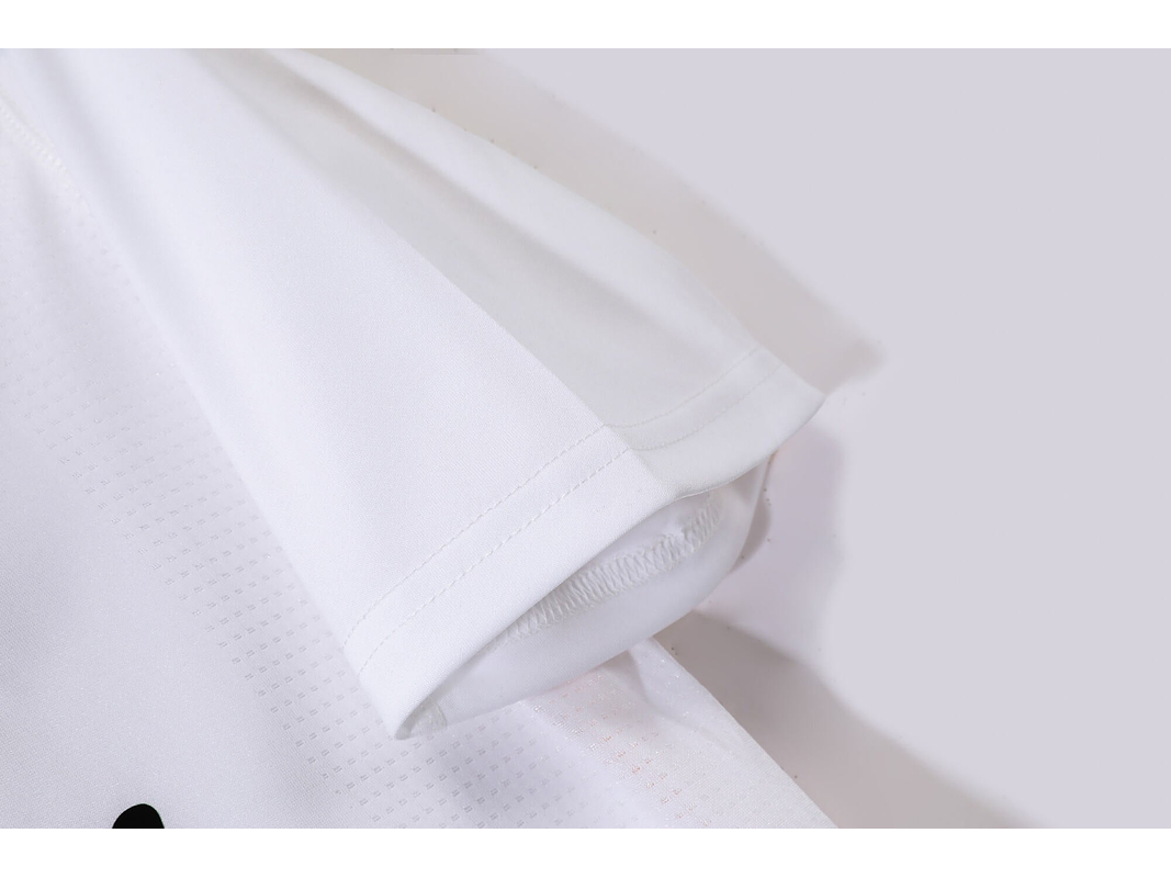 Real Madrid 2009/10 (Home Kit) 4