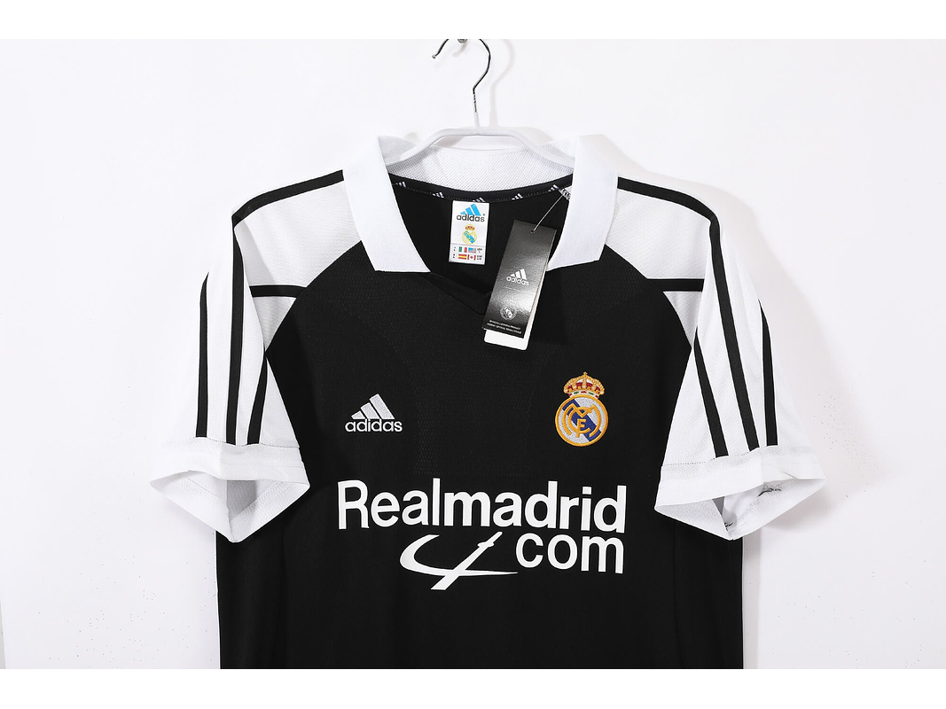 Real Madrid 2001/02 (Away Kit) 9