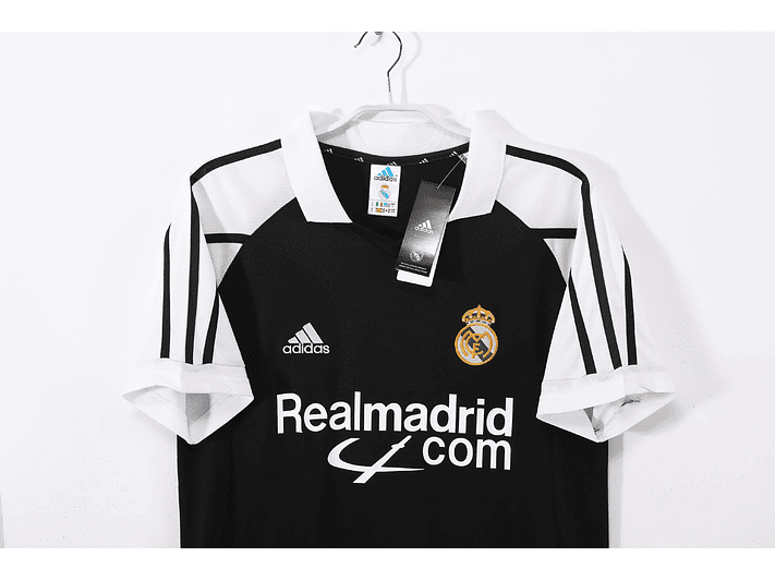 Real Madrid 2001/02 (Away Kit) 9