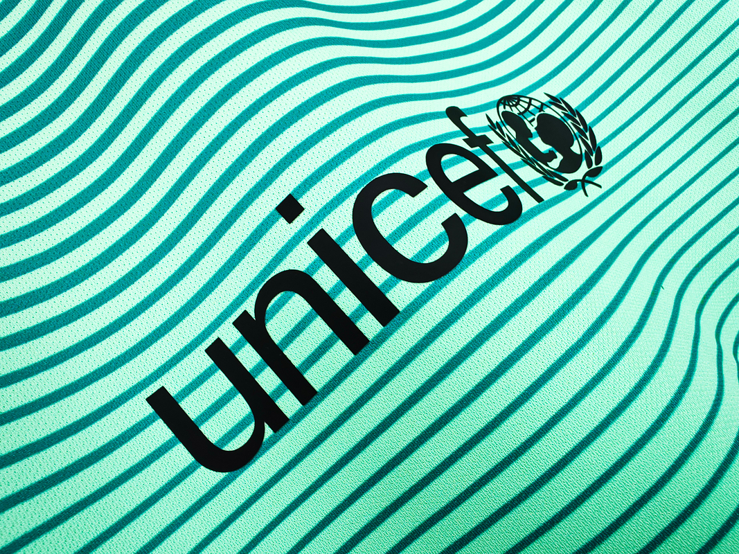 Barcelona 2016/17 (Third Kit) 10