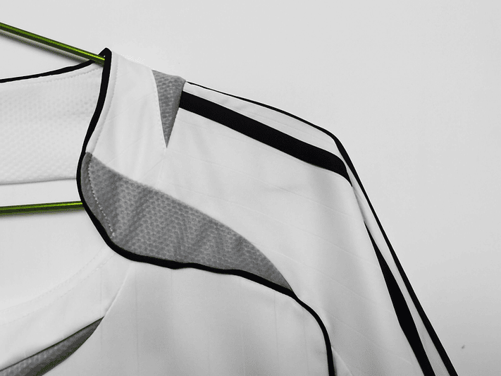 Real Madrid 2006/07 (Home Kit – Long Sleeve) 4