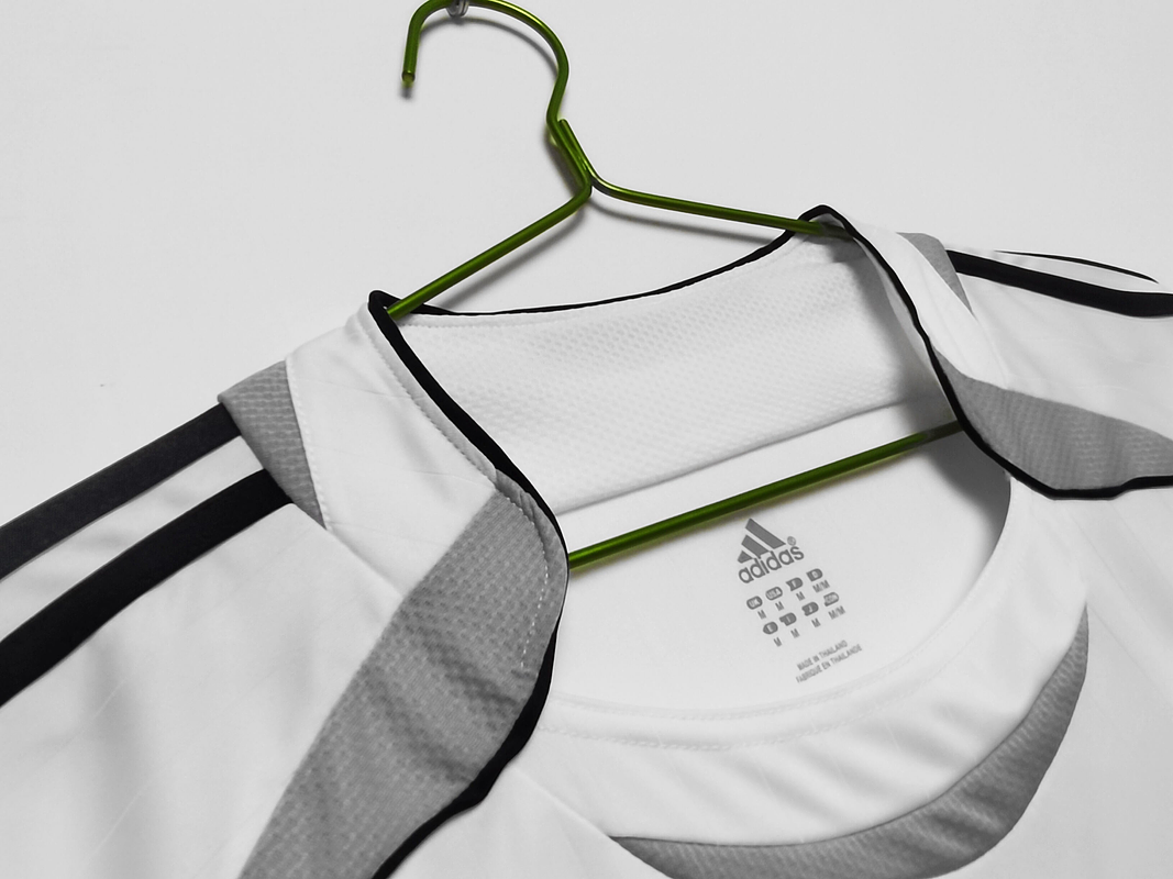 Real Madrid 2006/07 (Home Kit – Long Sleeve) 6