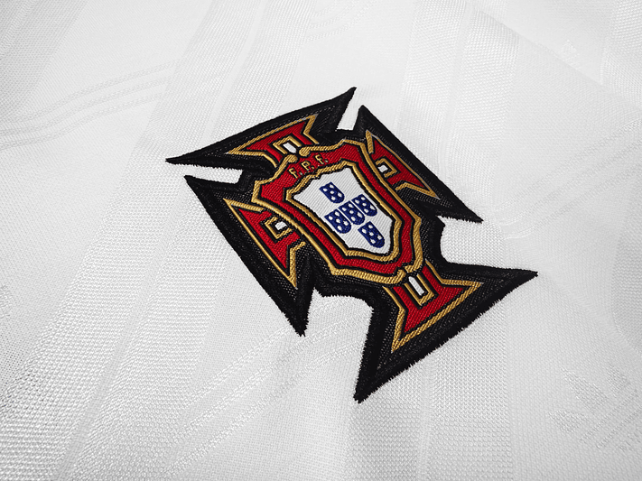 Portugal 1992/94 (Away Kit) 8