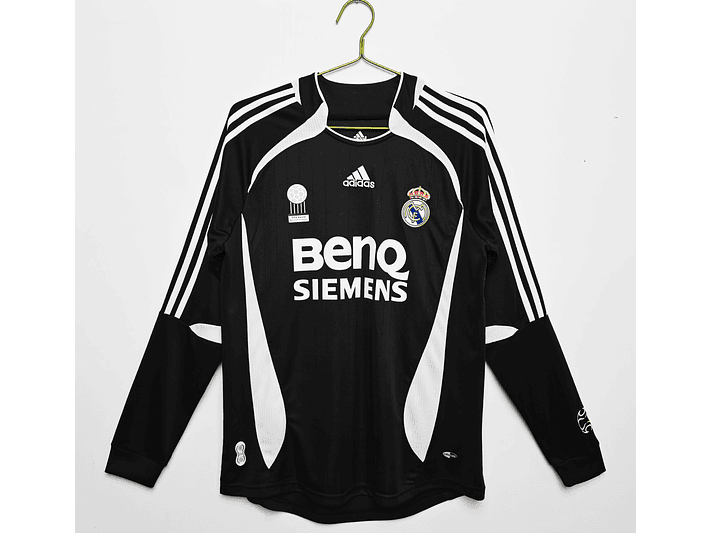 Real Madrid 2006/07 (Away Kit – Long Sleeve) 1