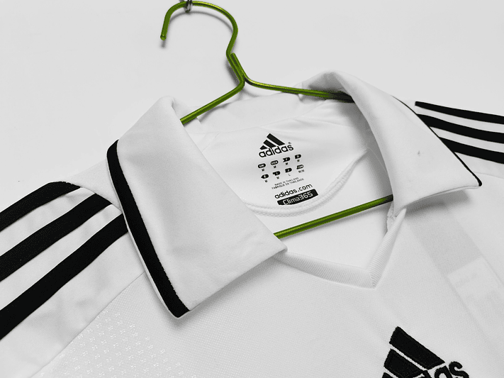 Real Madrid 2008/09 (Home Kit) 4