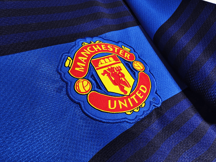 Manchester United 2011/12 (Away Kit) 7