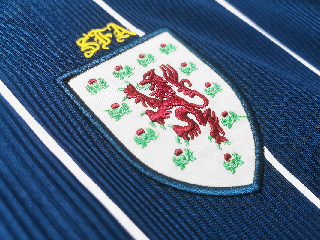 Escocia 2002 (Home Kit) 8