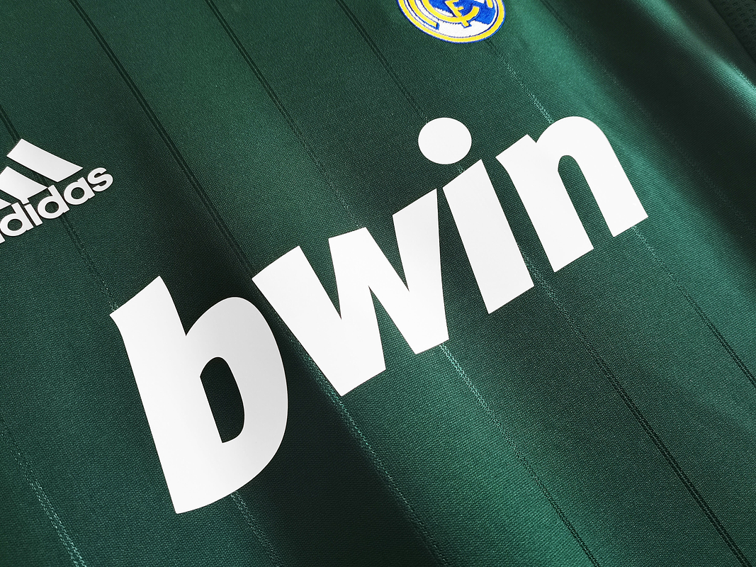 Real Madrid 2012/13 (Third Kit) 3
