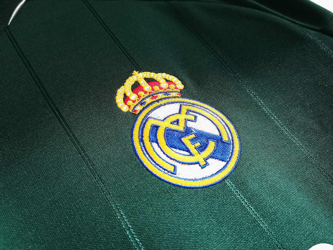 Real Madrid 2012/13 (Third Kit – Long Sleeve) 2