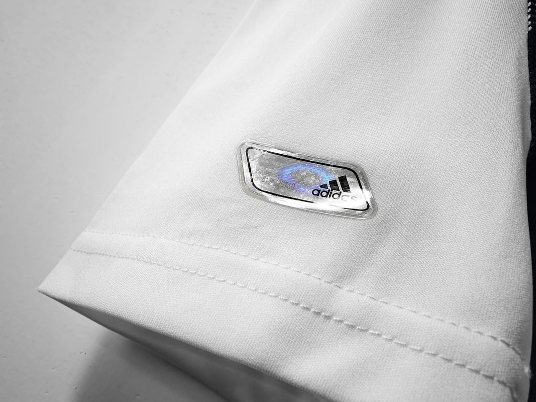 LA Galaxy 2011/12 (Home Kit) 4