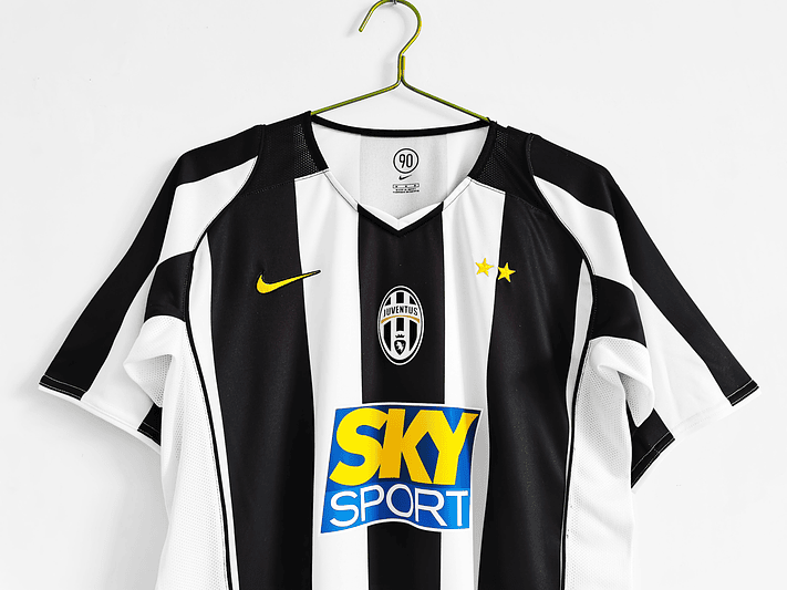 Juventus 2004/05 (Home Kit) 2