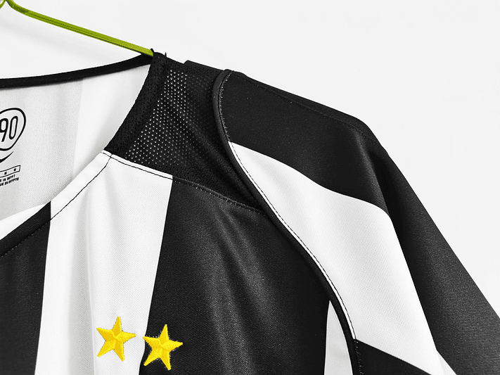 Juventus 2004/05 (Home Kit) 4