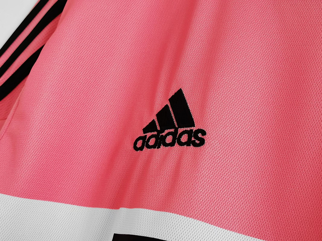 Juventus 2015/16 (Away Kit) 7