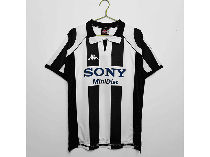Juventus 1997/98 (Home Kit) 1