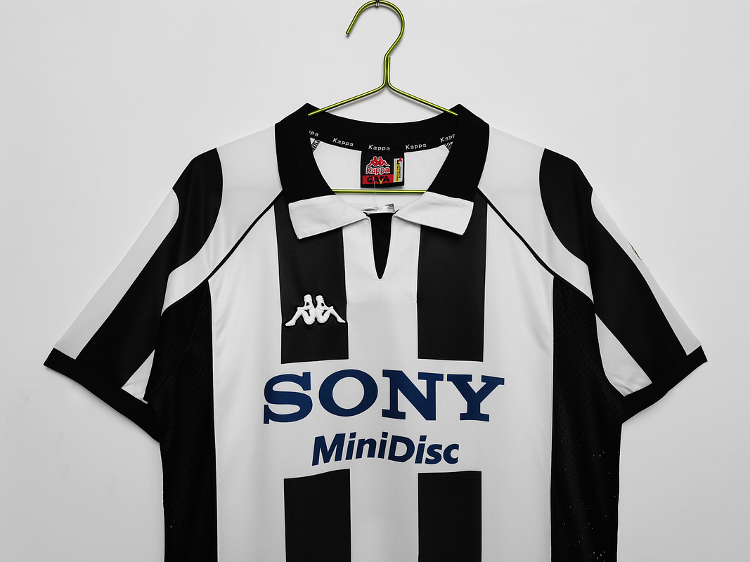 Juventus 1997/98 (Home Kit) 2