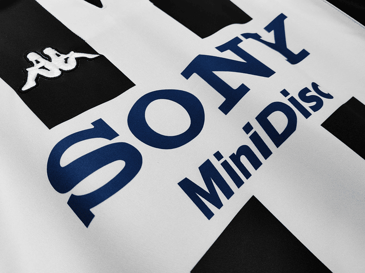 Juventus 1997/98 (Home Kit) 4