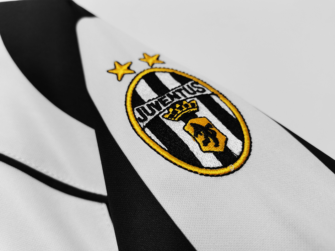 Juventus 1997/98 (Home Kit) 8
