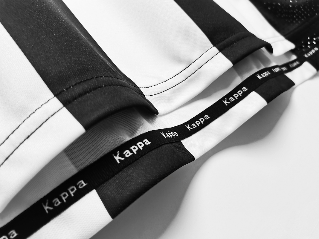 Juventus 1997/98 (Home Kit) 10