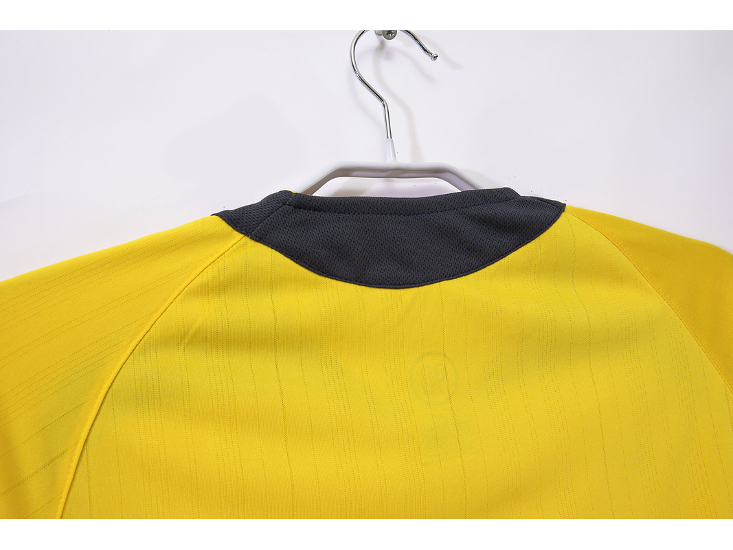 Arsenal 2005/06 (Away Kit) 3