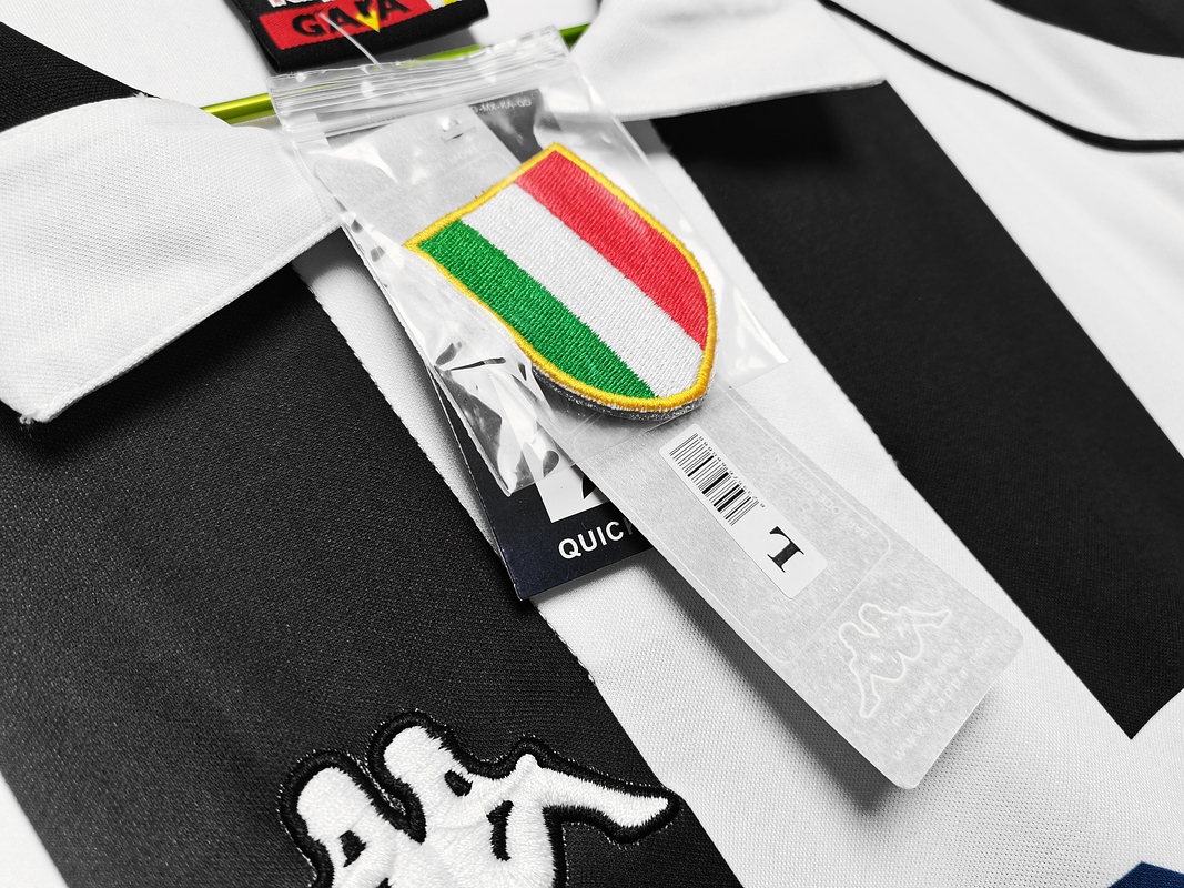 Juventus 1997/98 (Home Kit) 11