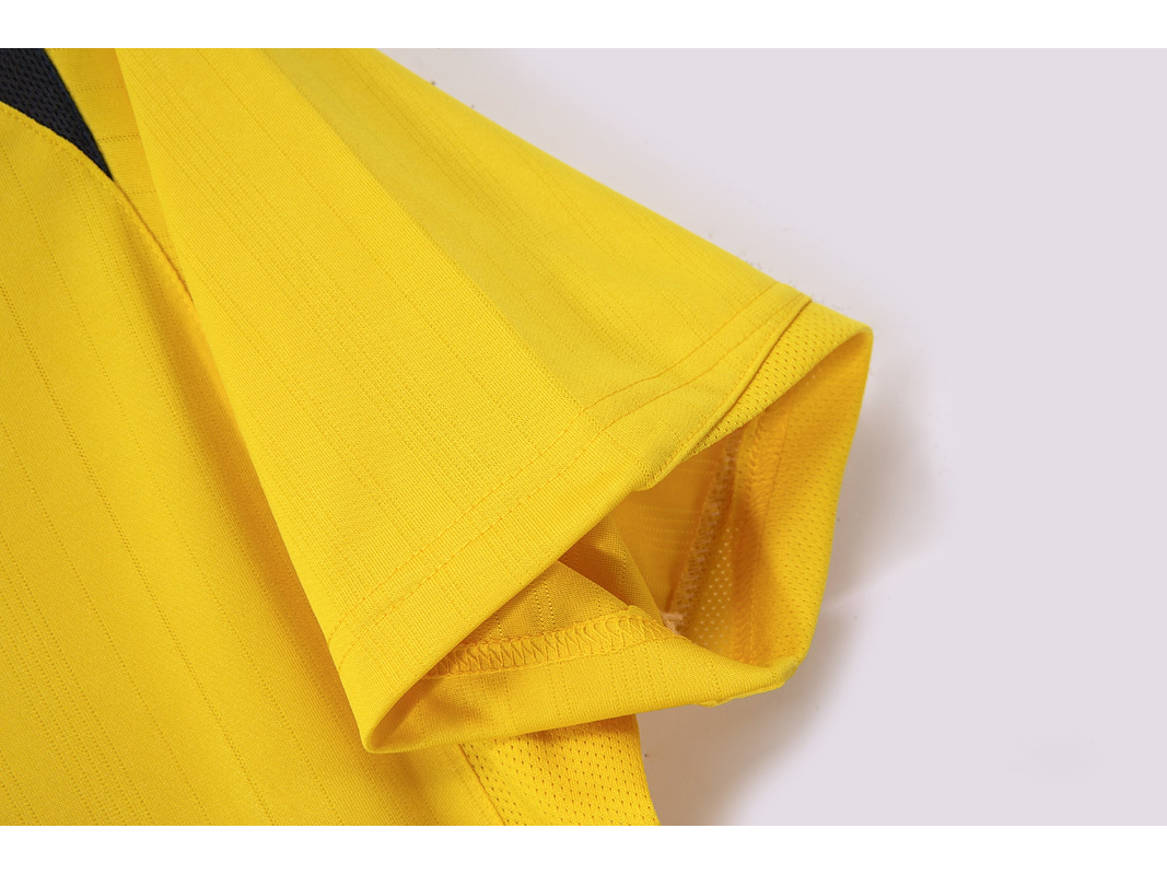 Arsenal 2005/06 (Away Kit) 4