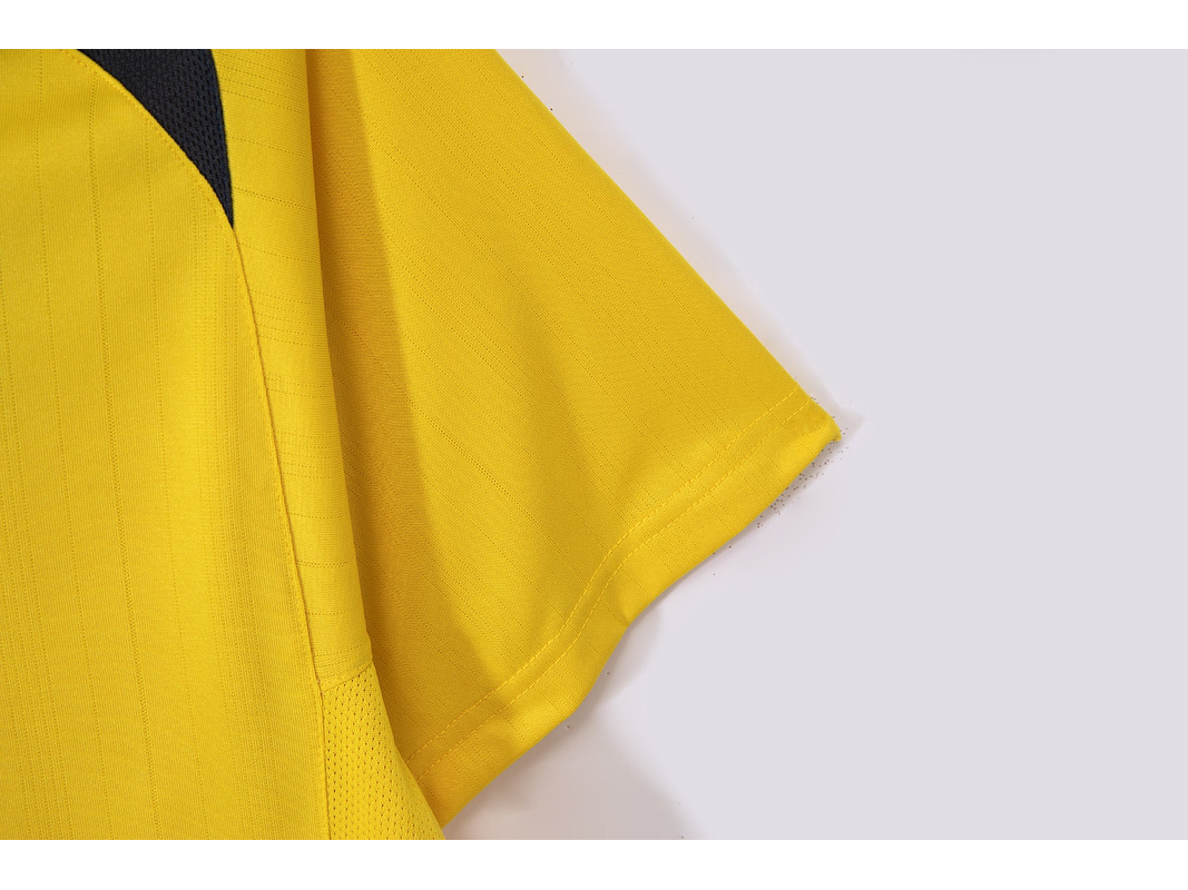 Arsenal 2005/06 (Away Kit) 6