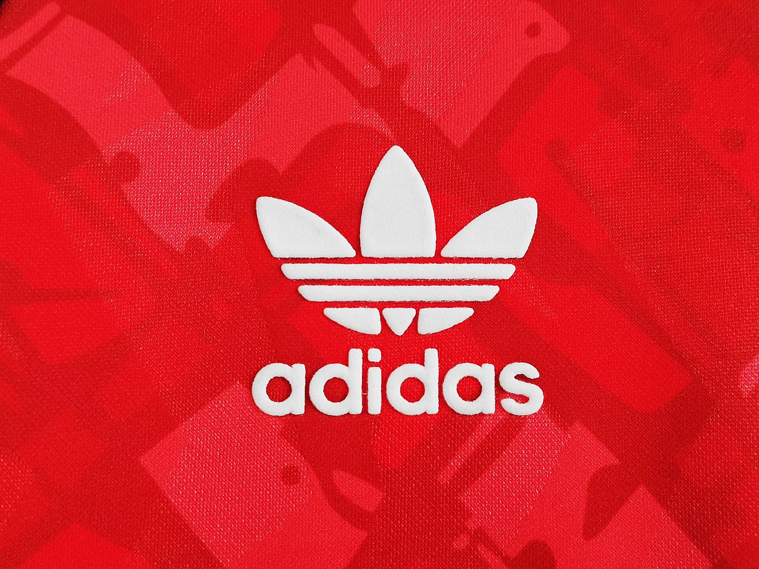 Arsenal 1990/92 (Home Kit) 4